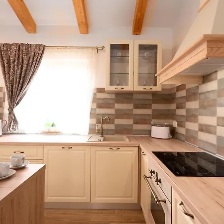 Kuca Za Odmor Villa Jurdani